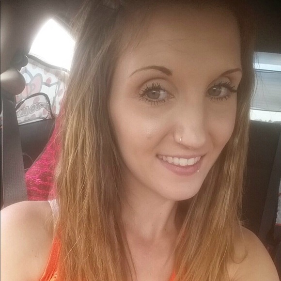 Meet your Posher, Amber - Picture 1 of 1
